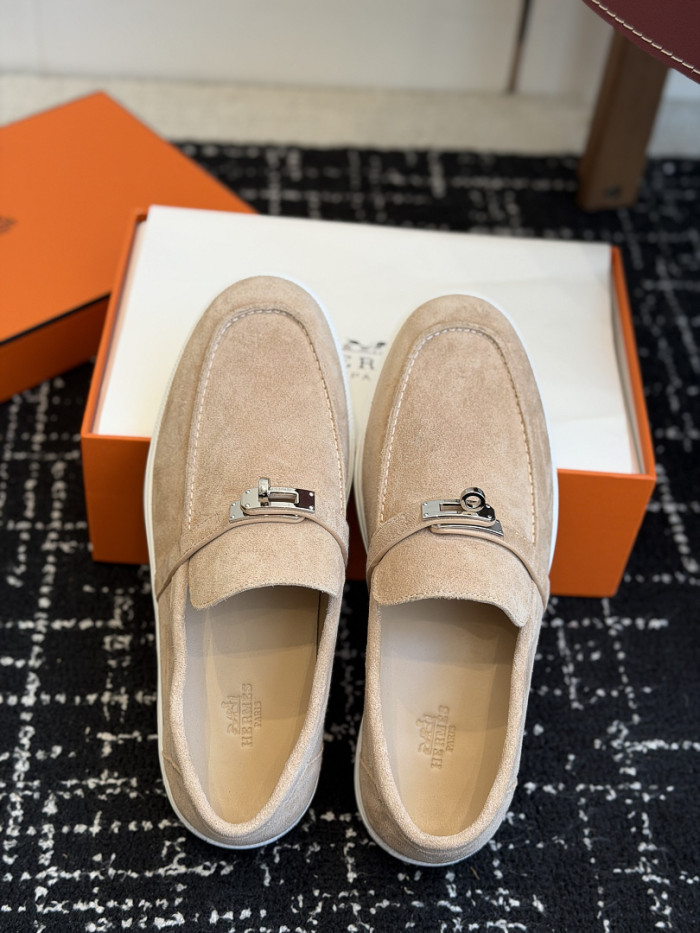 HER SHOES HM-54