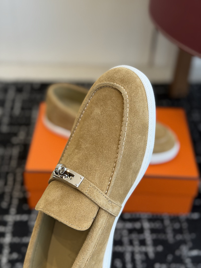 HER SHOES HM-55