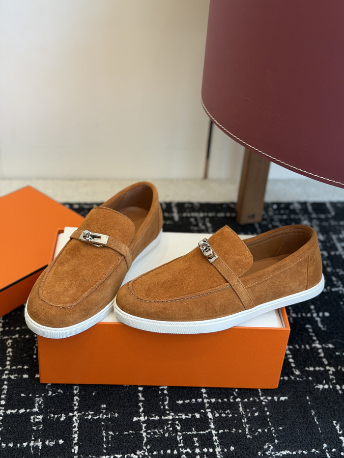 HER SHOES HM-57