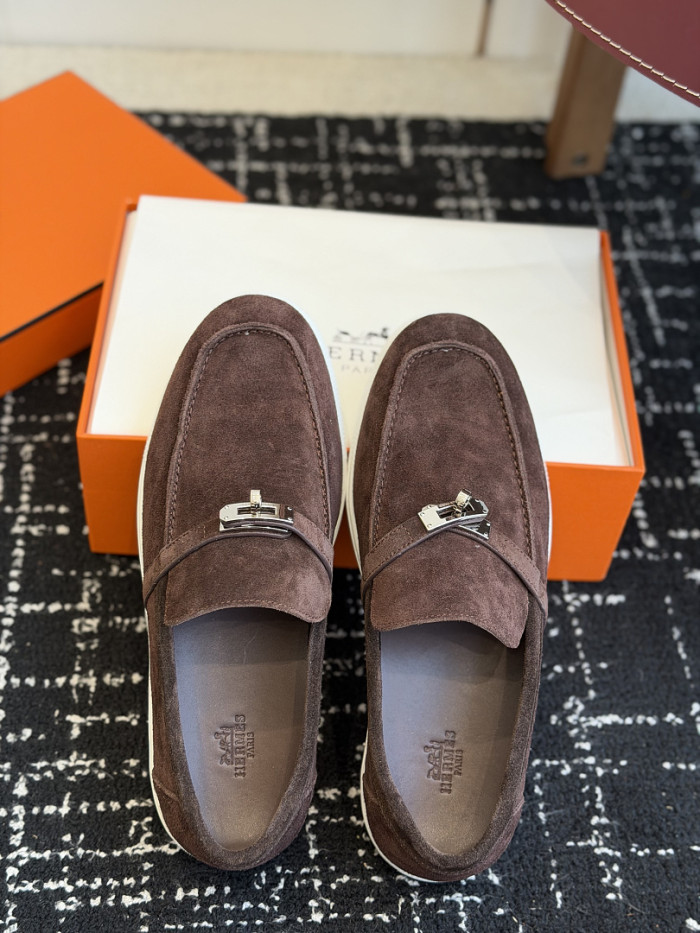HER SHOES HM-58