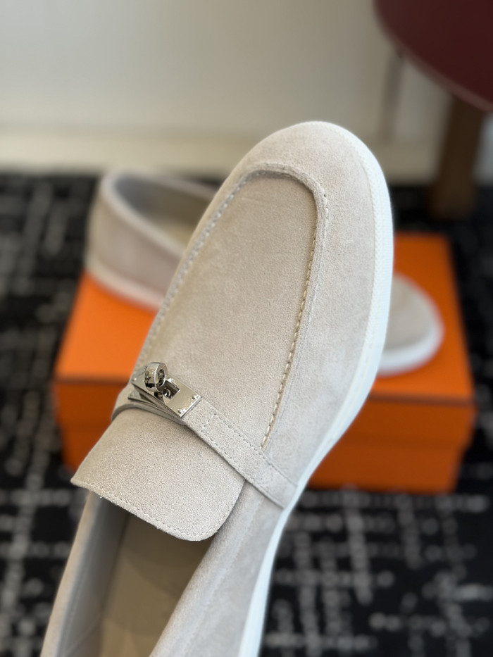 HER SHOES HM-59