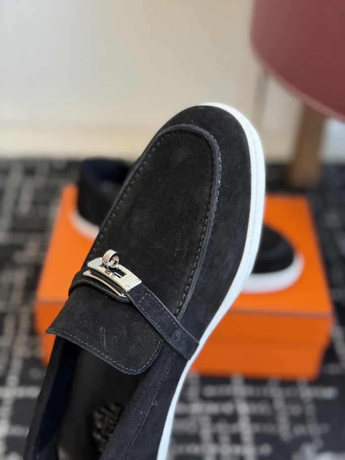 HER SHOES HM-61