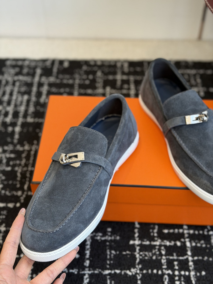 HER SHOES HM-64