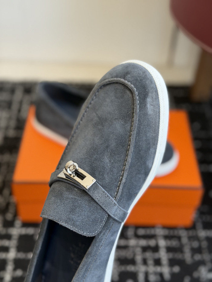 HER SHOES HM-64