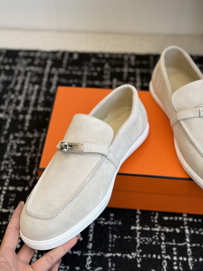 HER SHOES HM-65