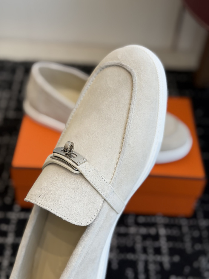 HER SHOES HM-65