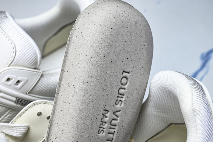 LOVT SNEAKER lv-697