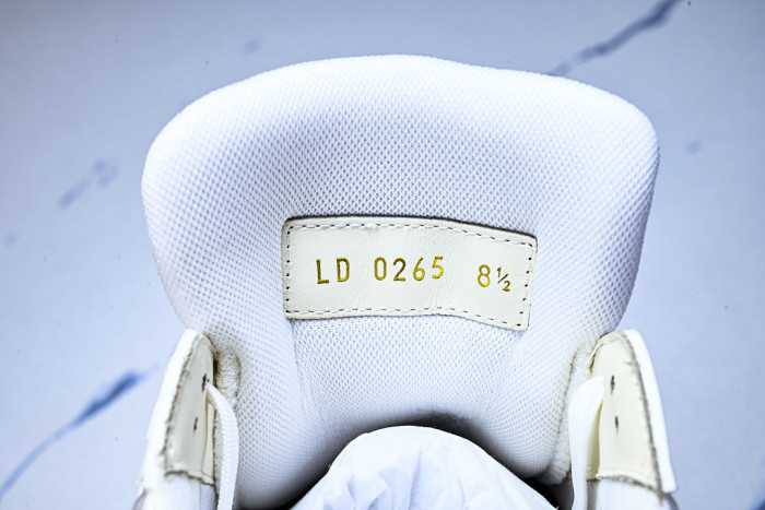 LOVT SNEAKER lv-697