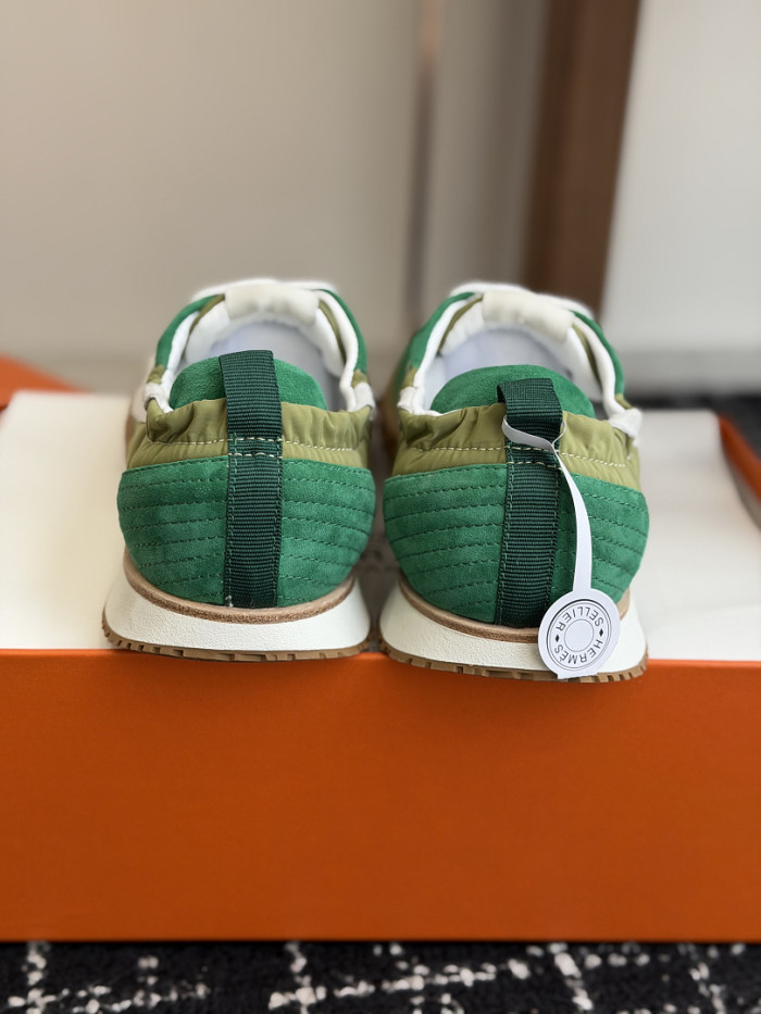 HER SHOES HM-44