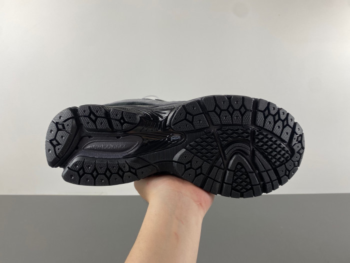 New Balance 2002R Black Dark Grey M2002RBL