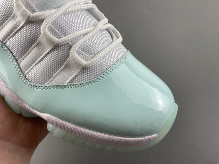 Air Jordan 11 Low “Igloo” AH7860-103