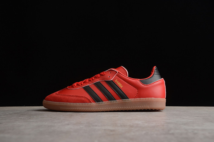 ad low-top sneaker 23031314