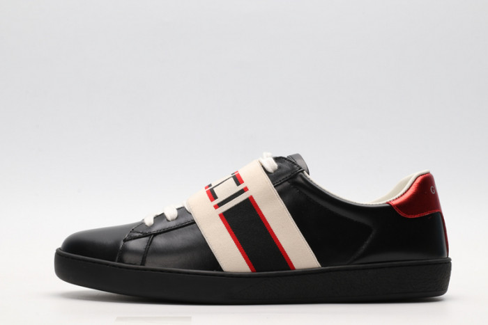 ad low-top sneaker