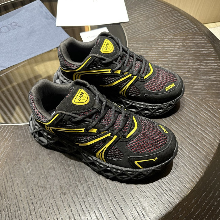 DR B35 LOW-TOP SNEAKERS DR-299