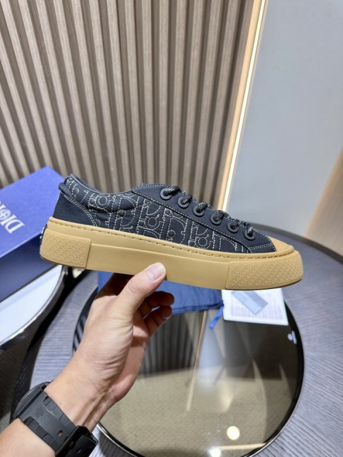 DR B33 LOW-TOP SNEAKERS DR-114
