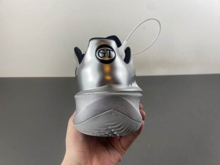 PAIGE BUECKERS-Nike GT Cut 4 lQ2606-400