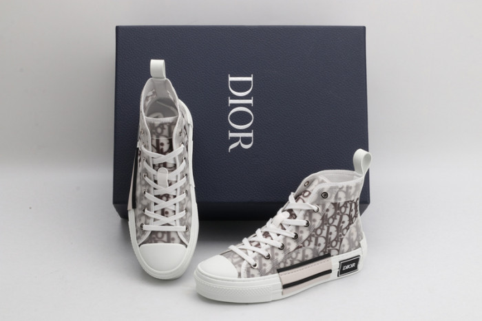 dr b23 homme kaws h903p164