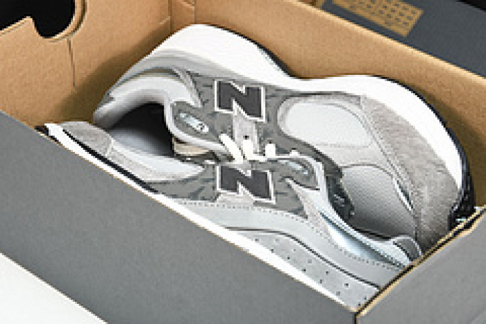 new balance 2002r atmos grey rat m2002rat