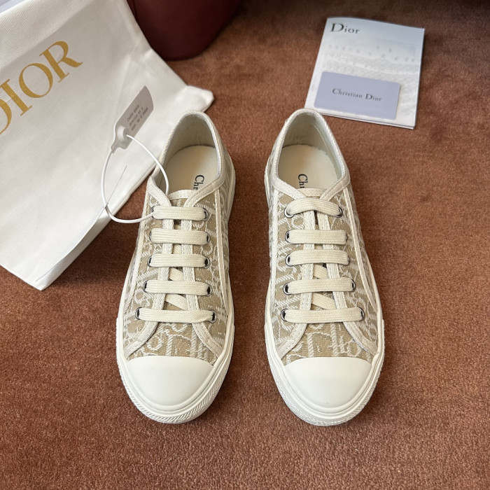 DR LOW-TOP SNEAKERS DR-241