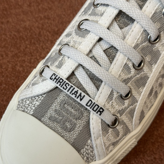 DR LOW-TOP SNEAKERS DR-242