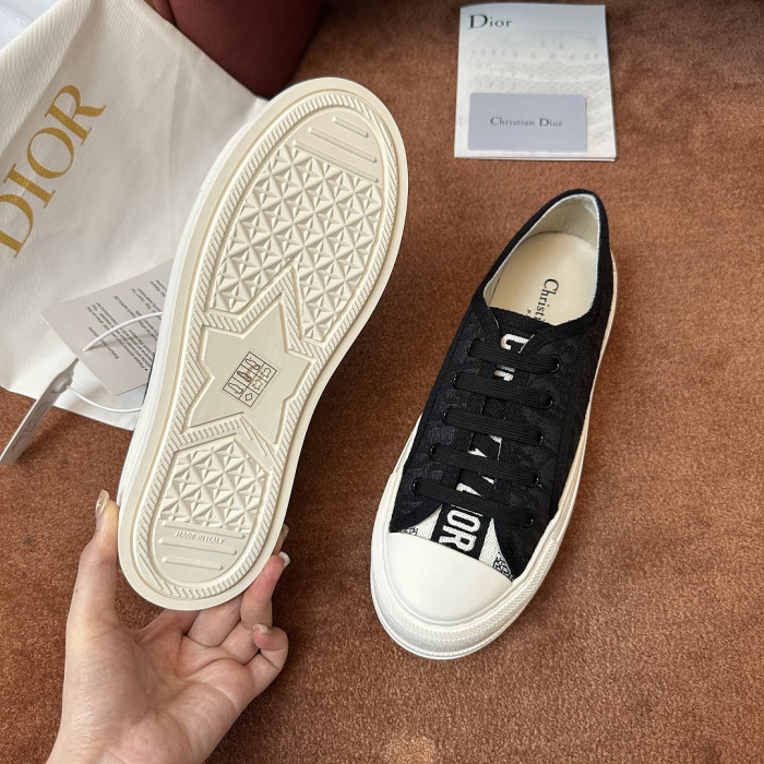 DR LOW-TOP SNEAKERS DR-247