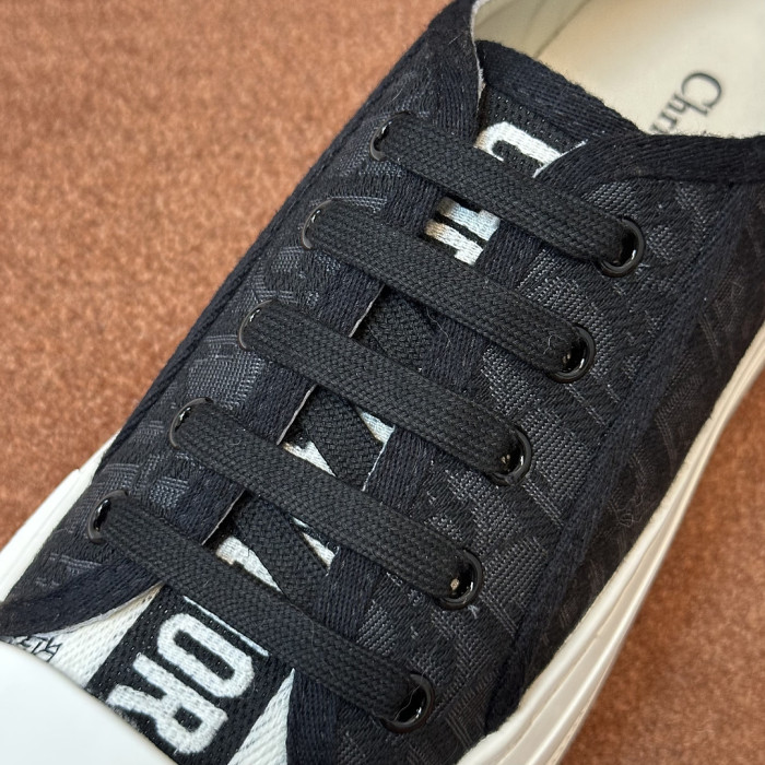 DR LOW-TOP SNEAKERS DR-247