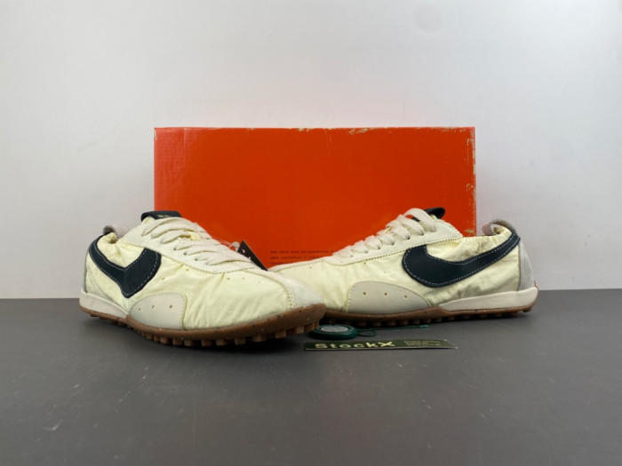 Jacquemus x Nike Jacumoon Shoe HV8547-700