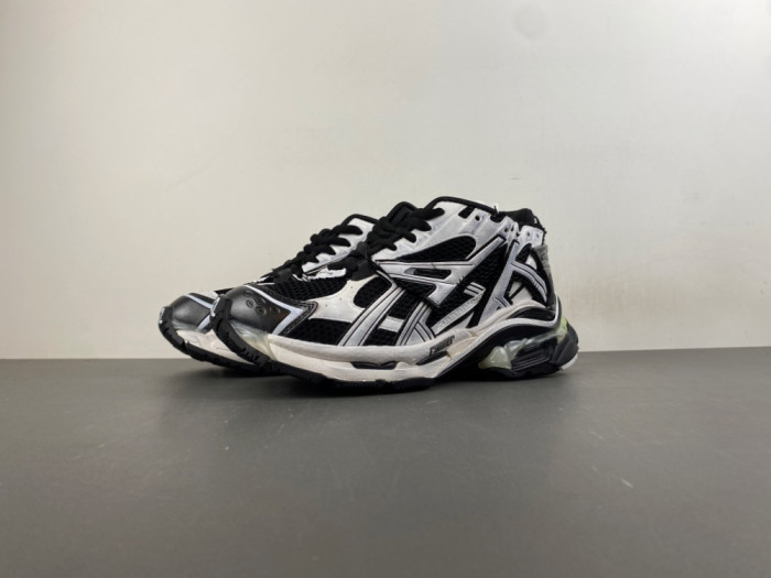(LED) BL RUNNER SNEAKERS W3RB2 9010