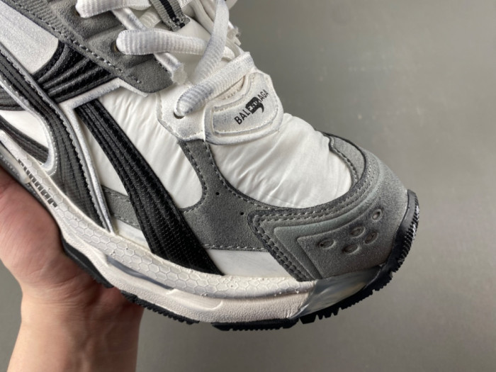 (LED) BL RUNNER SNEAKERS WRNLD 9012