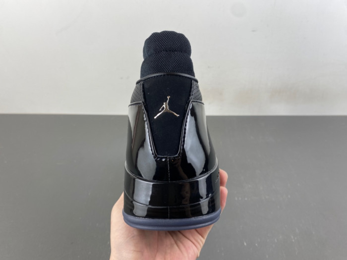 Air Jordan 17 Low "Black Patent" IV7640-001