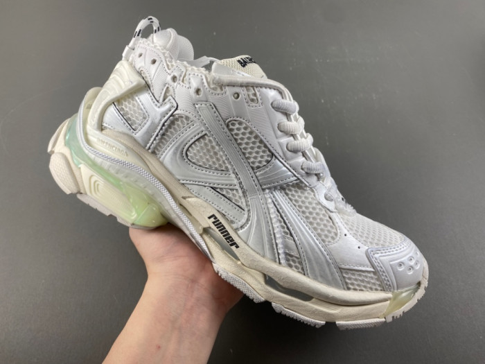 (LED) BL RUNNER SNEAKERS WRNLD 0102